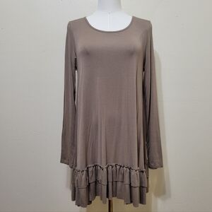 Easel | Long Sleeve Ruffle Hem Tunic